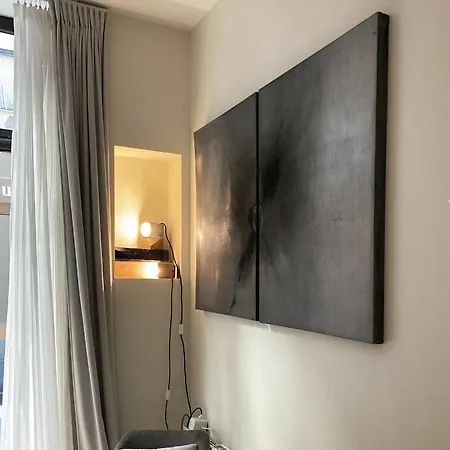 Serene Sixteen - Centre Apartment *