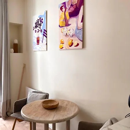 Serene Sixteen - Centre Apartment *