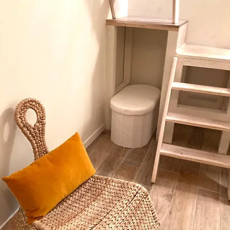 Serene Sixteen - Centre Apartment
